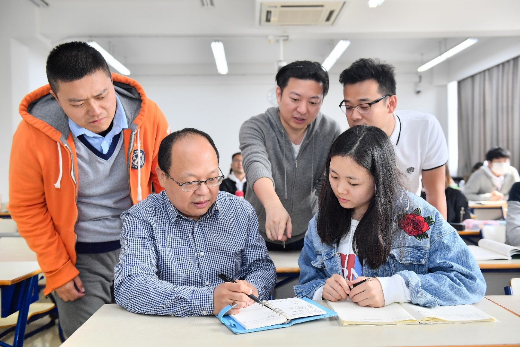D:\课题申报研究与评奖\北京市教学名师\北京市教学名师\崔学刚申报材料\崔学刚-最终申报材料\崔学刚-最终申报材料\艾弗森贝博ballbet官网-崔学刚-照片2.jpg